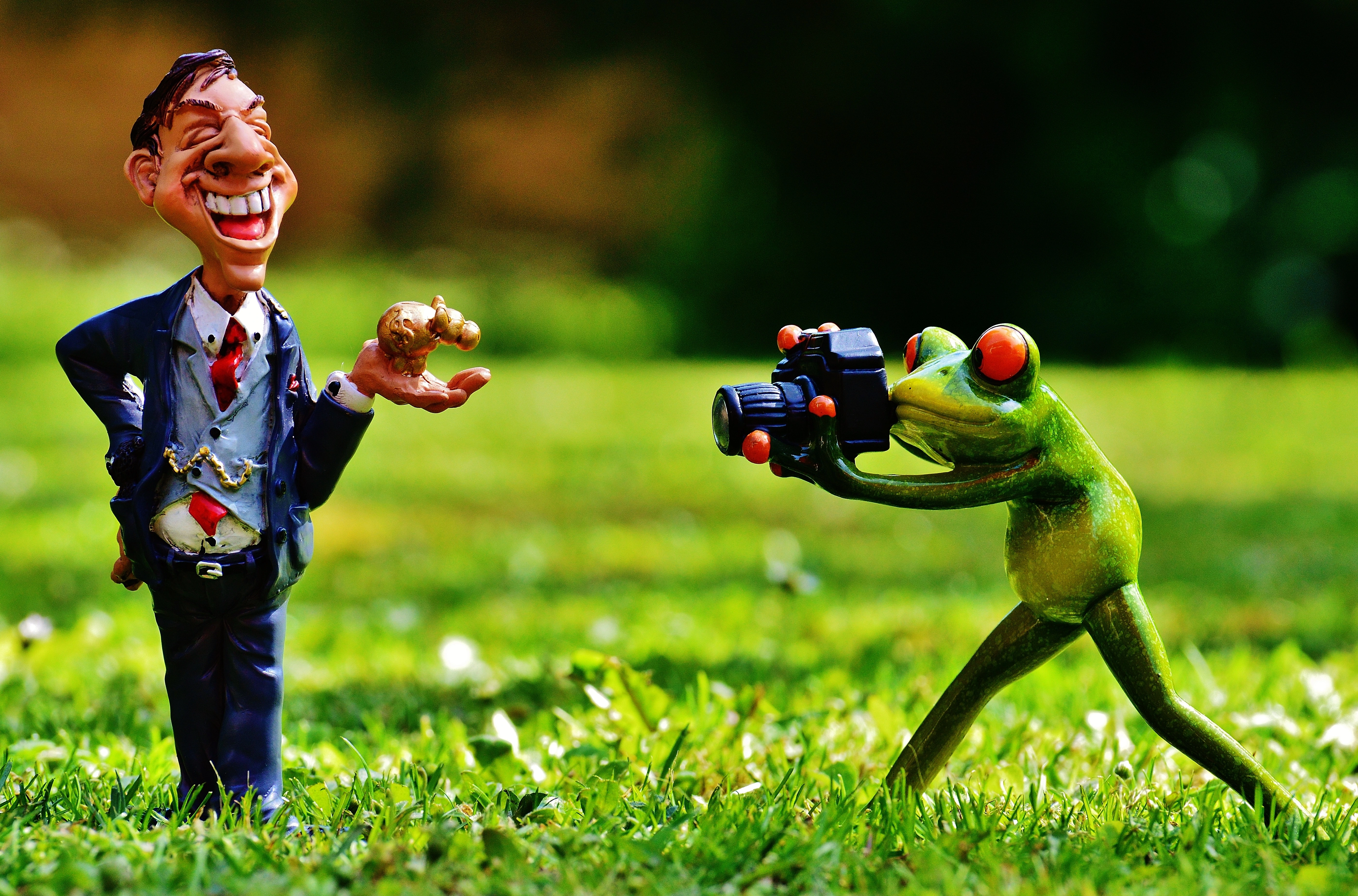 How to Make Memes for Business: Marketing Guide